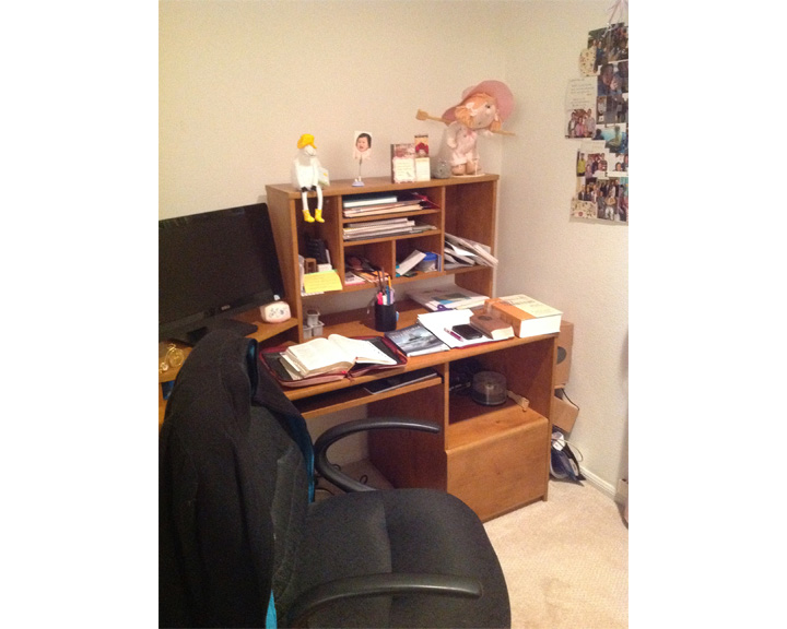 Gwen Desk 1